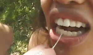 فيديو إباحي شقراء ساخنة يحصل على النشوة الجنسية سكسي اجنبي راقي أولا