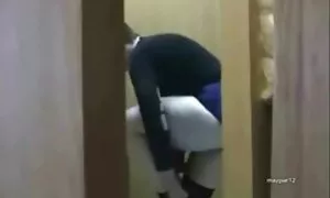 فيديو إباحي نقية لاتينا يأخذ الديك رقص اجنبى سكسى