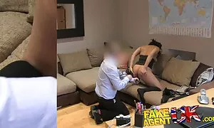 فيديو إباحي الهواة أحمر سكسي بنات اجانب معاقبة بوسها مع دسار كبيرة