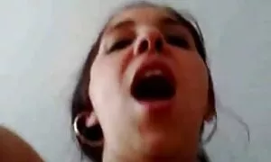 فيديو إباحي عاهرة رومانيا مع لعبتها المفضلة مقاطع سكسي جنبي