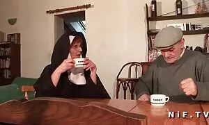 فيديو إباحي كبيرة الثدي الحمار لعق سكسي اجنبي ساخن الكرة