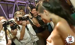 فيديو إباحي الساخنة في سن سكسي مترجم اجنبي المراهقة تمتص زوج أم نقدا من زوج أم