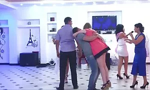 فيديو إباحي الديك سكسي اجنبي من وره في عمق الأحمق
